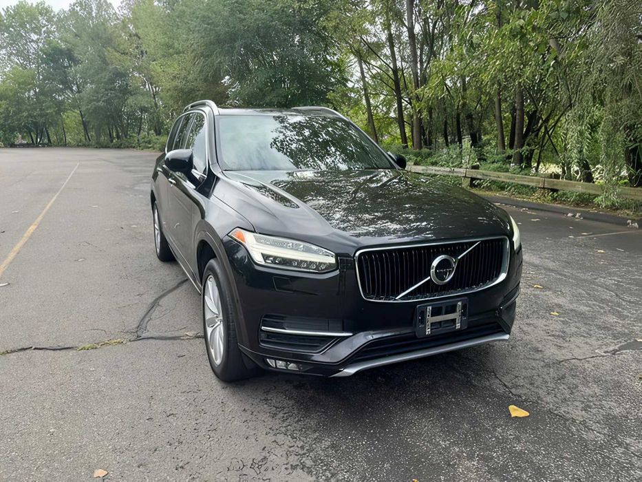 Volvo XC90      2017