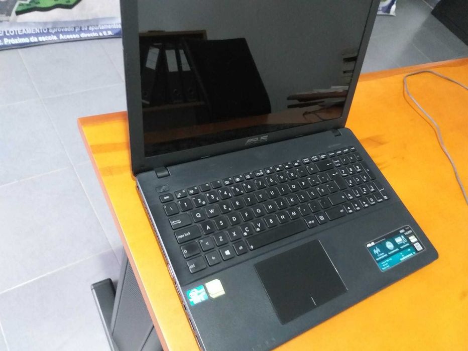 Portátil ASUS X552C