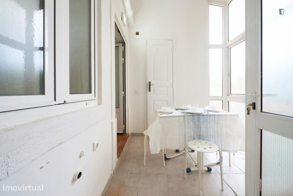 Quarto - localizado em Entrecampos Lisbon