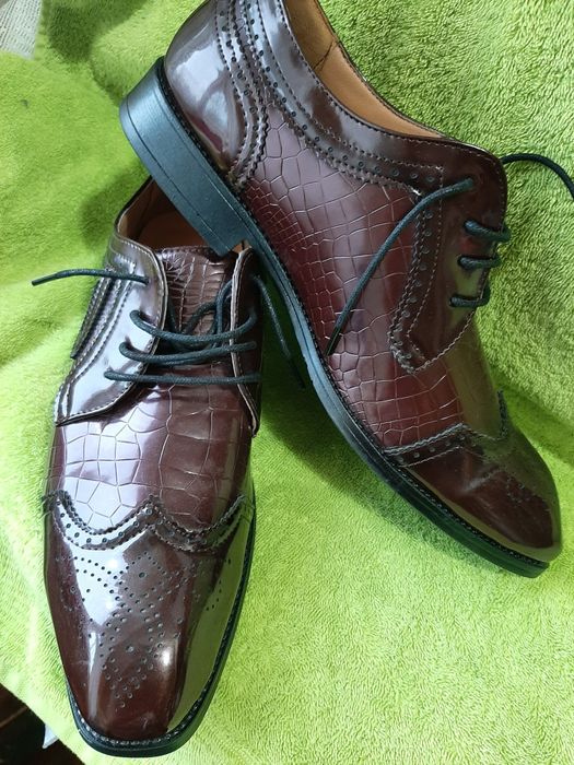 Продам туфлі лак 45 розмір