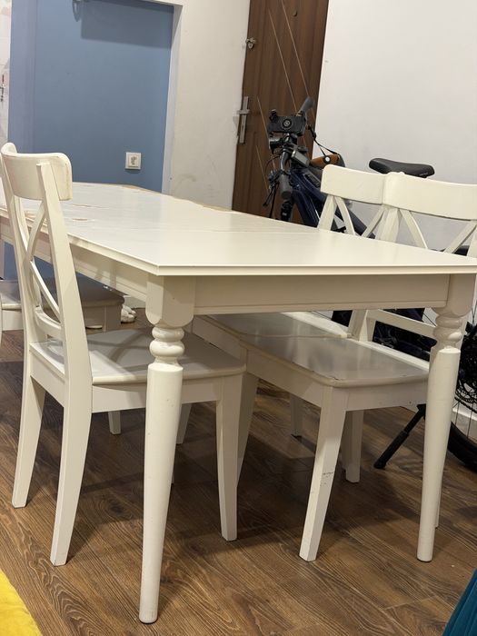 Stół Ikea z krzesłami