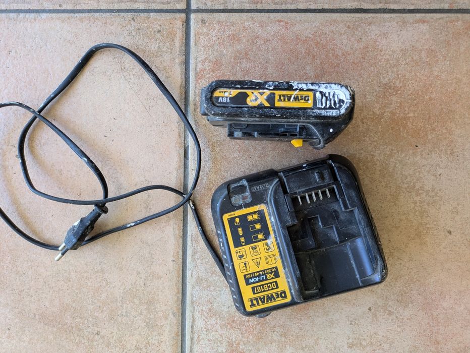 Bateria XR 18v 1.3ah  + carregador XR DeWalt original
