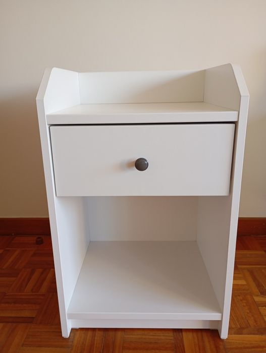 Mesinha de cabeceira
