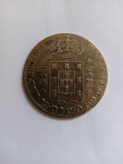 Moeda antiga Monarquia D. Maria 400 reis 1836 eixo deslocado.