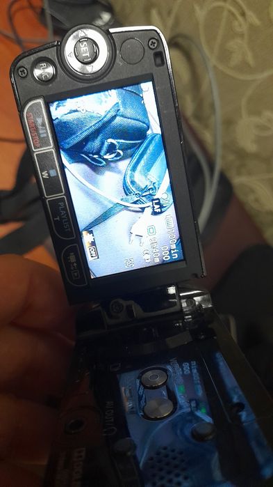 продам видеокамеру canon