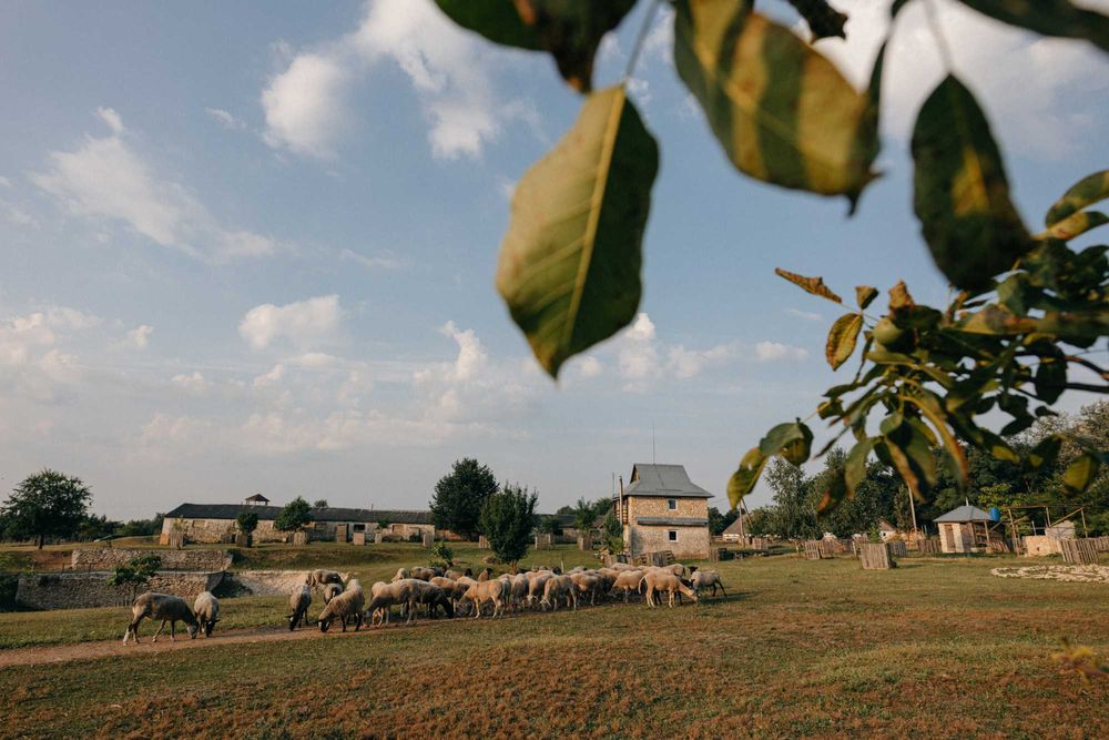 Будинок котедж для відпочинку з чаном подобова оренда до 11 осіб