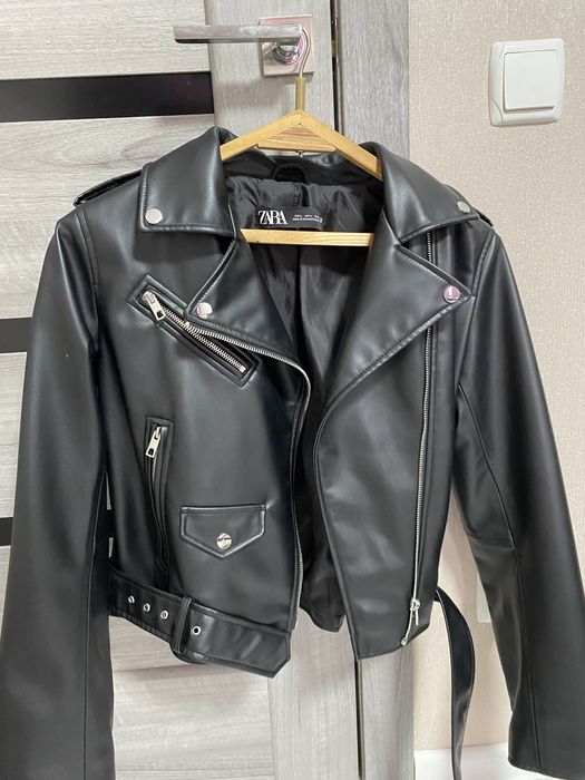 Косуха ZARA чорна