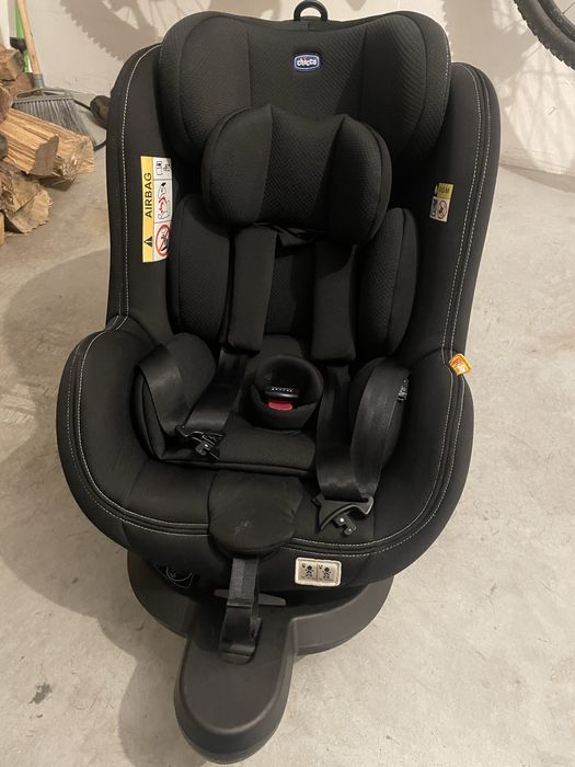 Cadeira auto Chicco iSize.