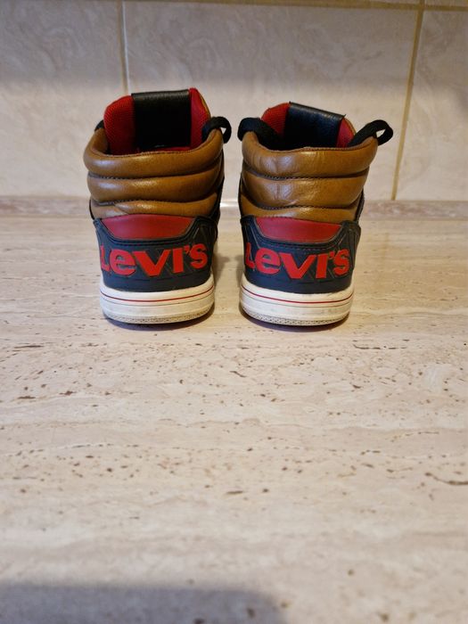 Buty sneakersy Levis 36