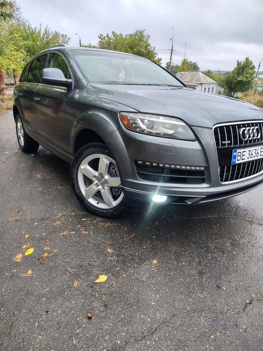 Продам Ауди Q7  дизель 3 л. 2013 рік !