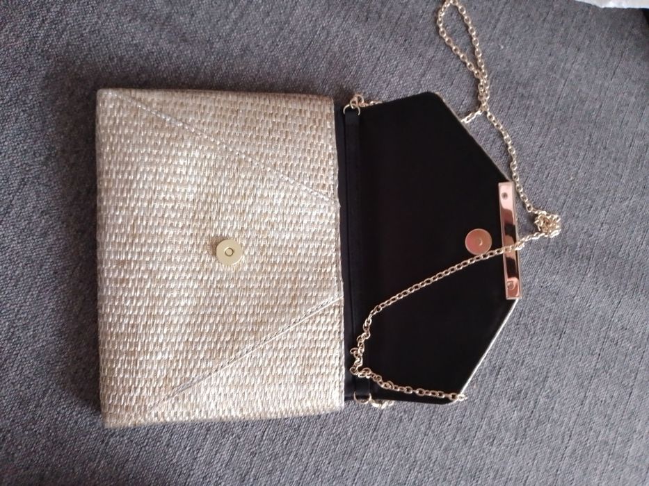 Clutch em palhinha da Parfois