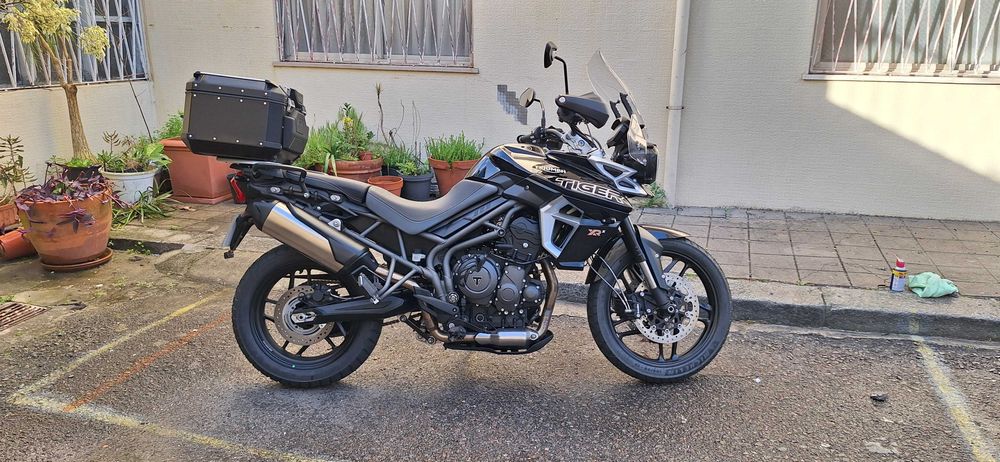 Triumph Tiger 800 XRX Low como nova com apenas 3.900 kms - Pneus novos