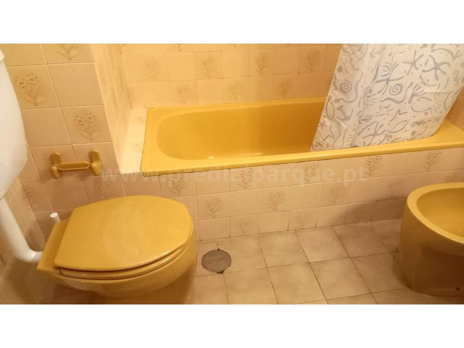 Apartamento T1 mobilado e equipado, junto ao Palácio de Cristal
