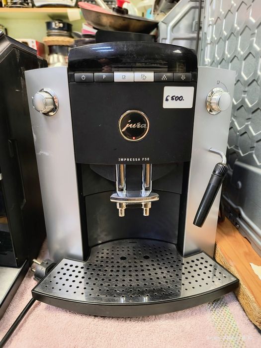 Кавомашина з капучінатором Jura, Siemens, DeLonghi, PhilipsSaeco