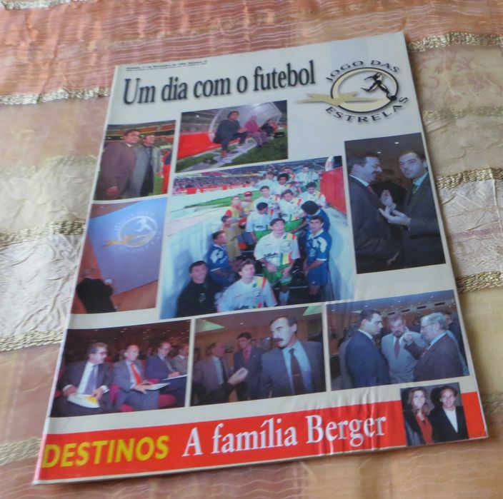 Revista Futebol Jogo Estrelas -Capa: O dia do Futebol profissional