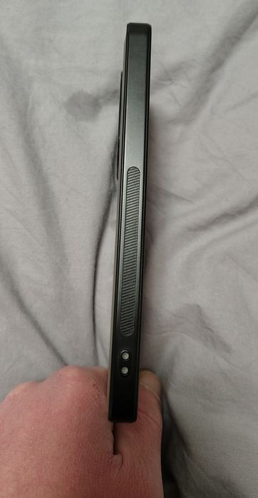 Кожаный магнитный чехол на Poco F6/F6 pro