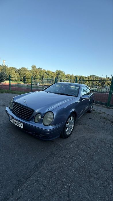В гарному стані CLK200