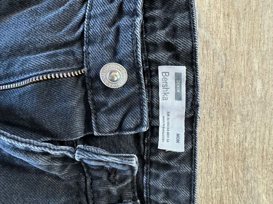 Jeansy Bershka czarne z dziurami 36 ogólny stan bdb