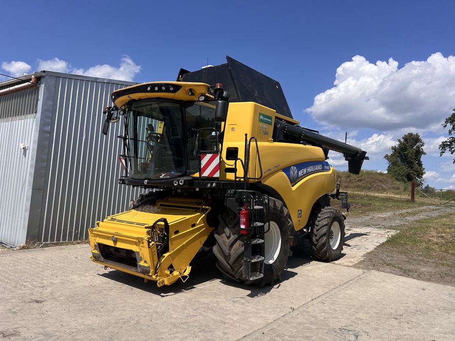 Kombajn zbożowy New Holland CR9.80