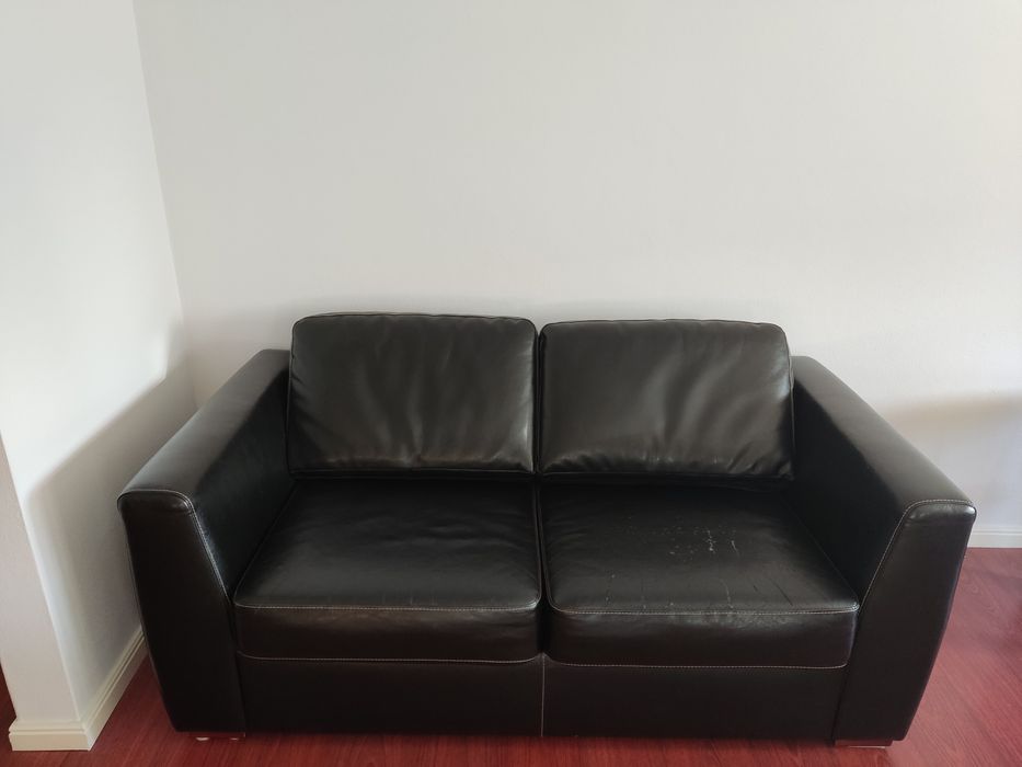 Sofá cama de couro