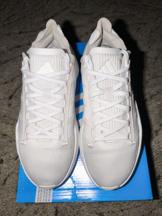 Кроссовки Adidas Avryn_X