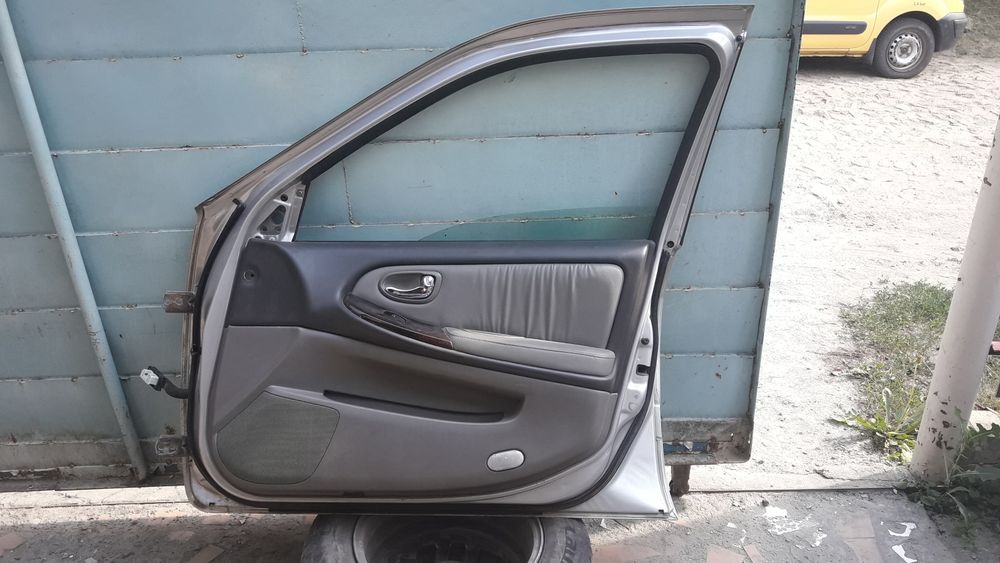 Двері до Нісан Максима А33