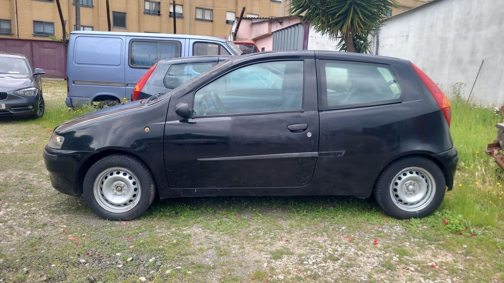 FIAT Punto 1.2 - 1200€ com mudança de nome incluída