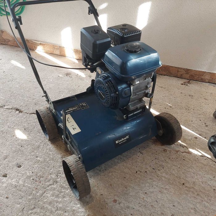 Wertykulator spalinowy