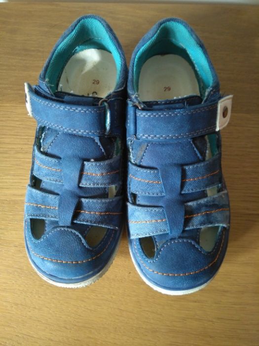 Sandálias menino tam 29 como NOVAS