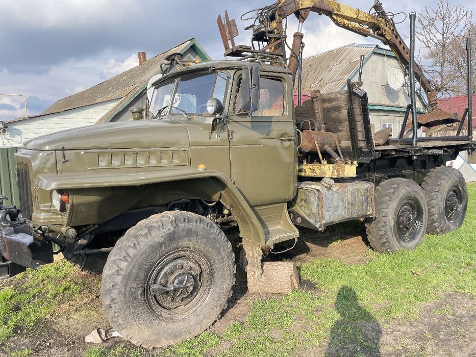 Продам лісовоз Урал  мніпулятор