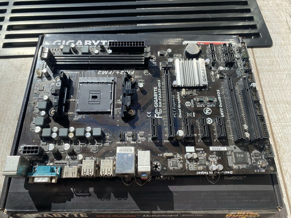 Материнська плата GIGABYTE F2A55-DS3 (Socket FM2) — 2 шт.