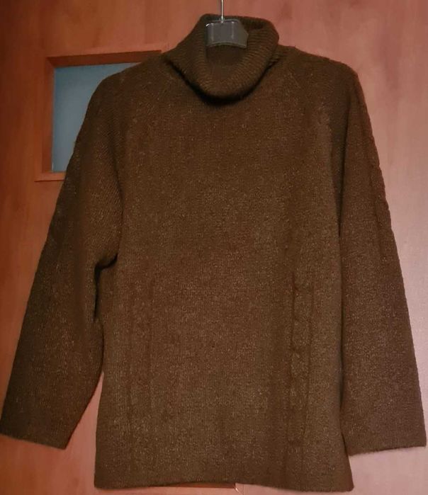 Brązowy sweter, golf roz L