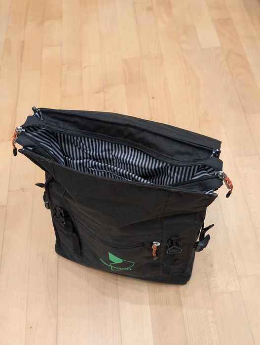 Рюкзак Pacsafe Slingsafe LX450 15 л чорний