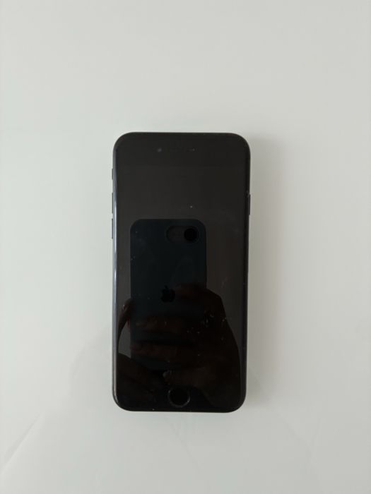 Iphone 8e та годинник