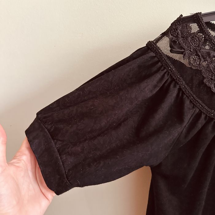 Piękna bluzka z krótkim rękawem VILA rozm. 38 S koronka czarna top