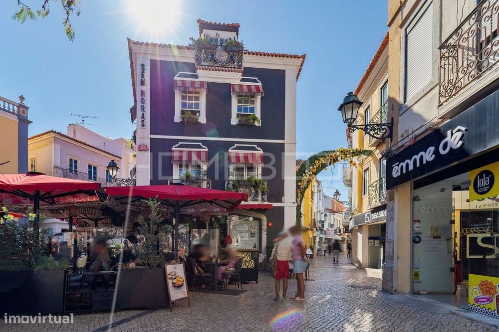 T2 Renovado com licença AL, na baixa de Setúbal com sotão de103 M²