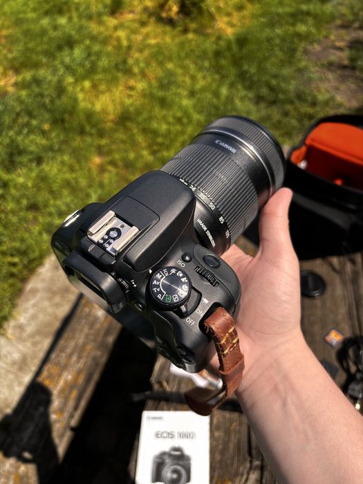 Canon 100D з обʼєктивом 18-135мм