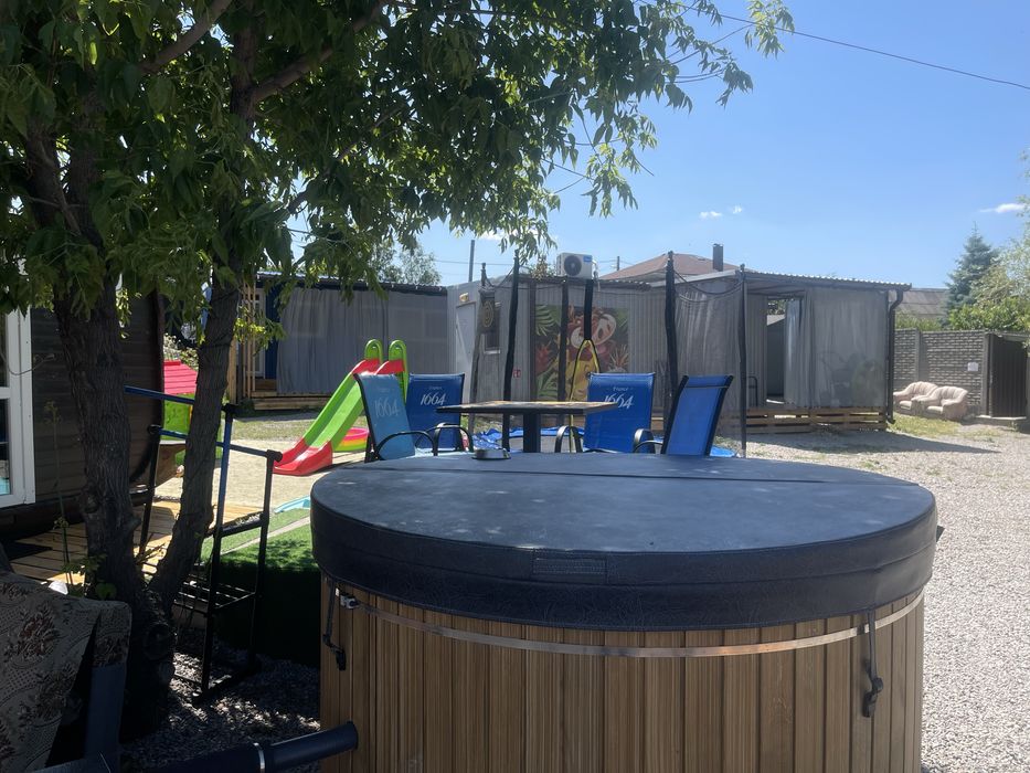 Домики со всеми удобствами 3- х и 2- х местные на берегу Днепра  Боро