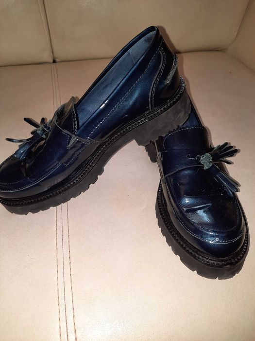 Buty damskie lakierowane