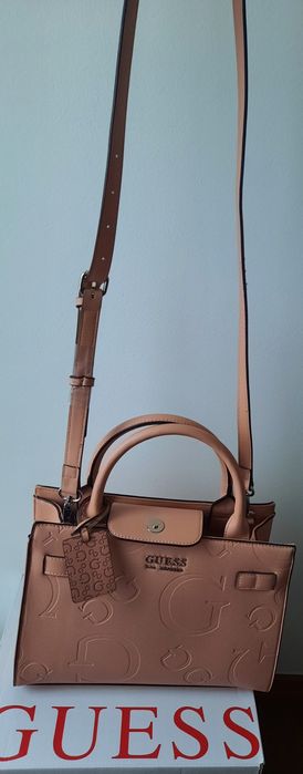 Torebka kuferek GUESS - pudrowy róż / NOWA