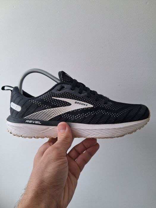 Brooks Revel 6. чоловічі бігові кросівки брукс. оригінал