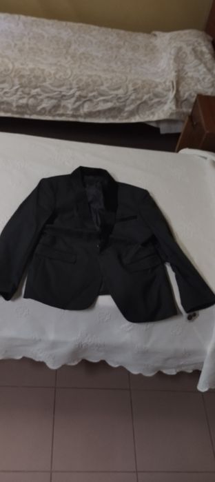 Blaizer cinza escuro com lapela em preto