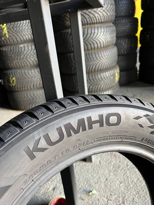Шини 205/60 r16 Kumho WinterCraft wp52 2022р (235)