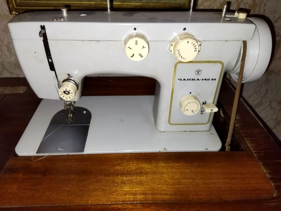 Швейна машинка Чайка 142 м