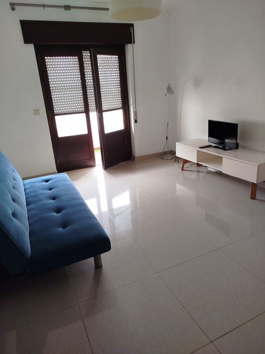 Apartamento T2 com lugar de garagem e varandas