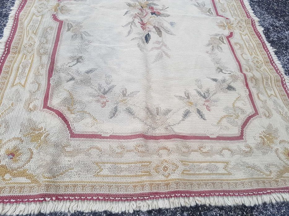 Tapete Arraiolos antigo 120x 178cm