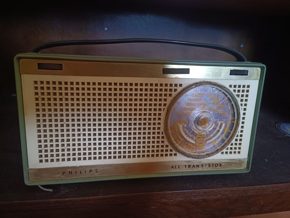 Lote de rádios antigos vintage Philips Telefunken e outros para coleção/restauro