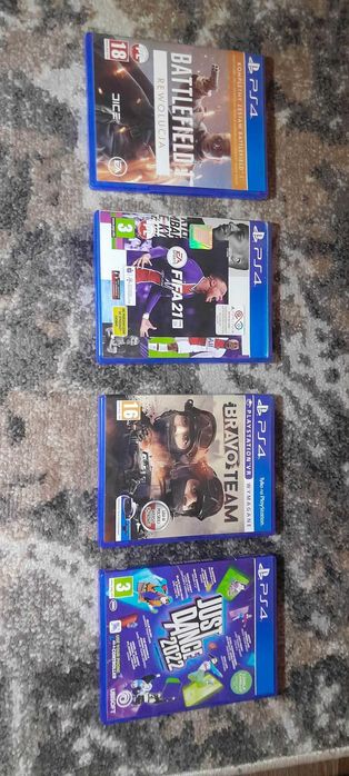 PS4 komplet 860GB , 2 Pady, VRy, kontrolery move, pistolet,okablowanie