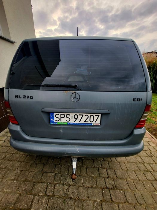 Mercedes ml odpala jezdzi