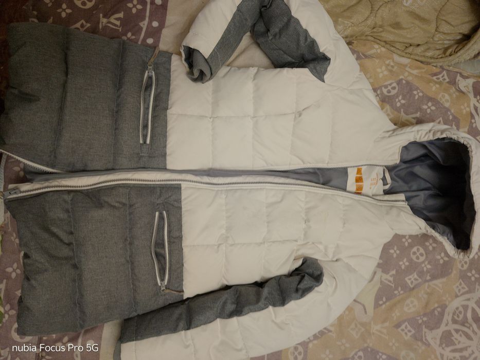 Курточки и шапочки на девочку 10-12 лет